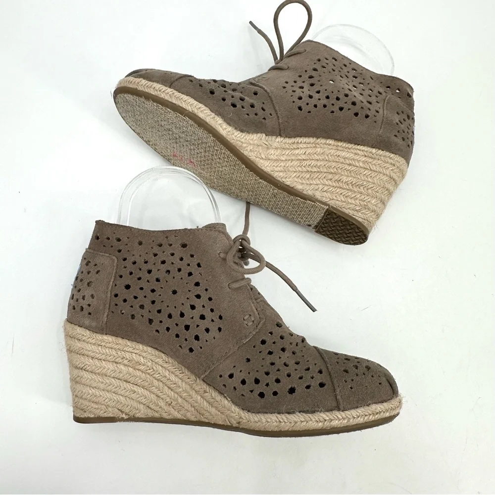 Toms Booties Womens 7 Desert Wedge Heel Brown Tan Suede Lace Up Shoes 30121